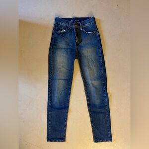 Mott & Bow Mom Jeans